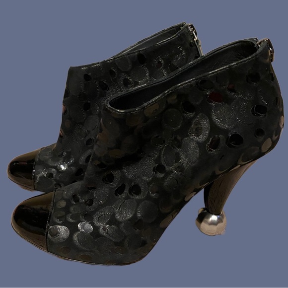 Chanel High Heels - Picture 1 of 4